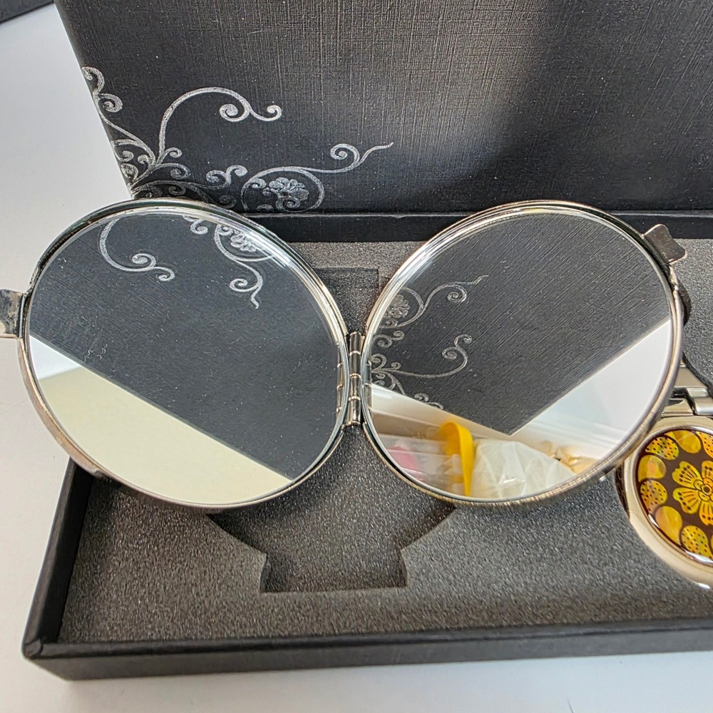 Korean Mother of Pearl Compact Mirror and Folding Purse Hanger Gift Set Silver - Picture 11 of 13